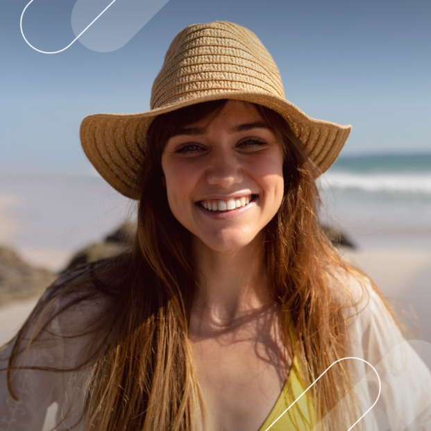 Se ve la imagen de una mujer en la playa